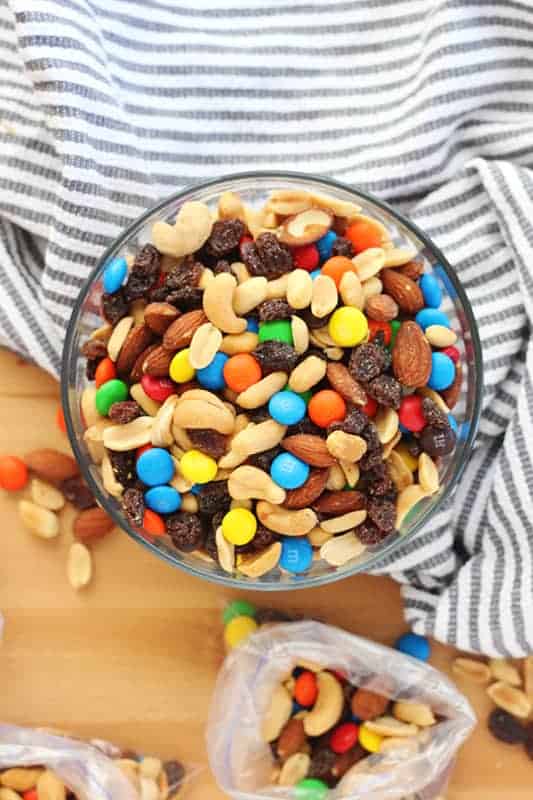 How to make classic trail mix