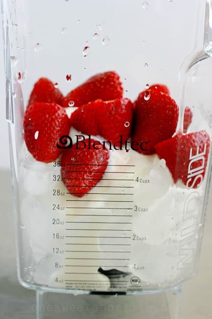 strawberry smoothie blendtec