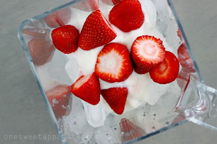 strawberry smoothie ingredients