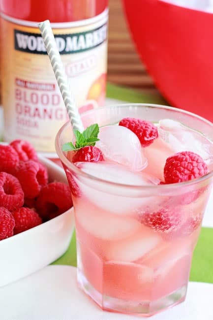 blood-orange-fizz-with-raspberries