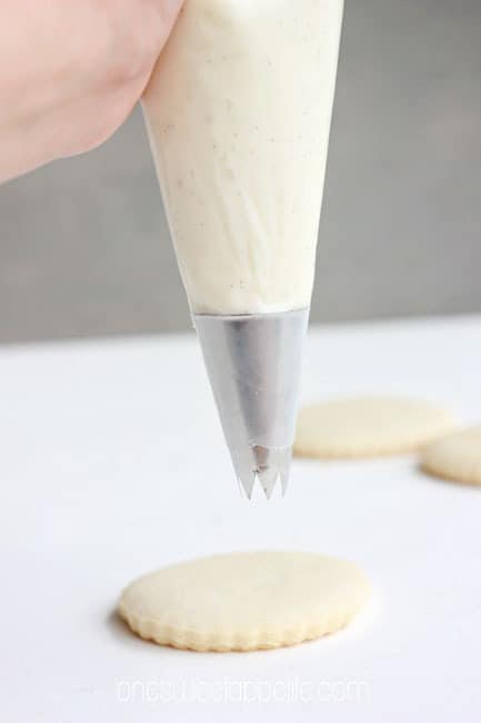 How to pipe a rose cookie step one