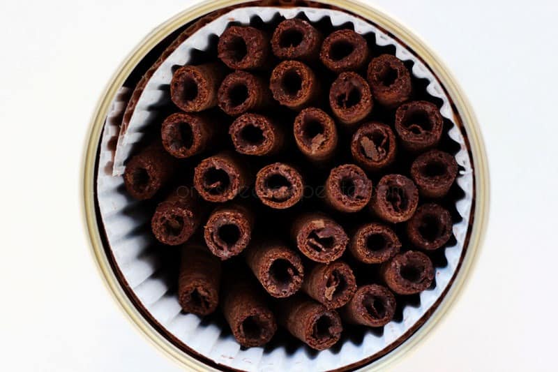 chocolate crisp cookies in a tin can