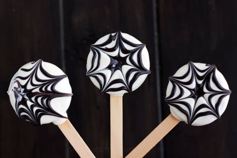 Spider Web Oreo Cookies