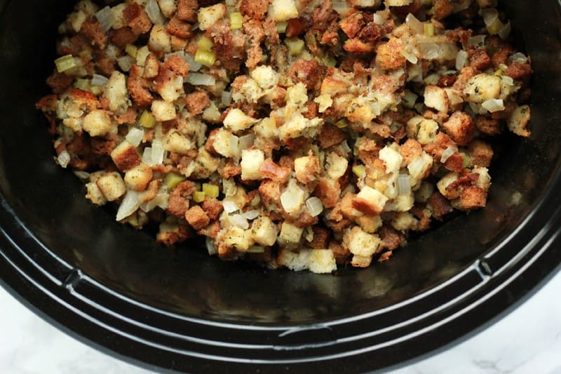 slow cooker stuffing - Casa de Crews