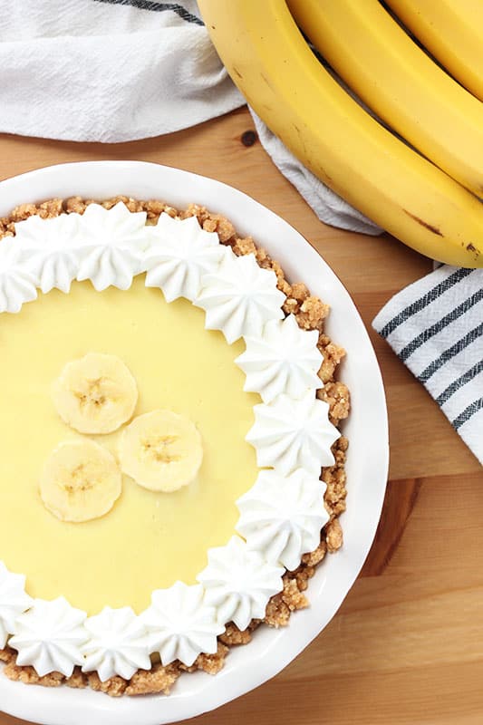 banana cream pie with whipped cream and banana slices