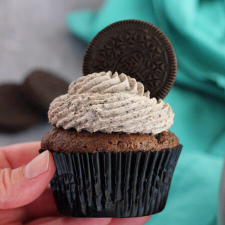 cropped-Cookies-and-Cream-Cupcakes-10.jpg