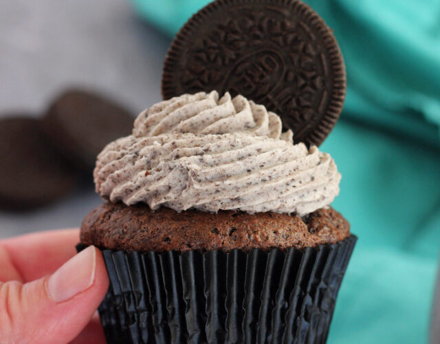 cropped-Cookies-and-Cream-Cupcakes-10.jpg