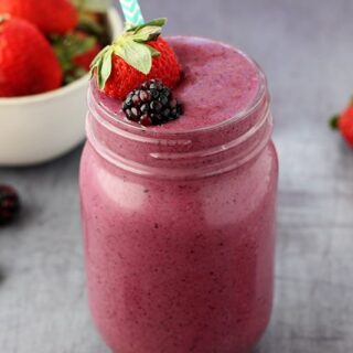 how to make a triple berry smoothie