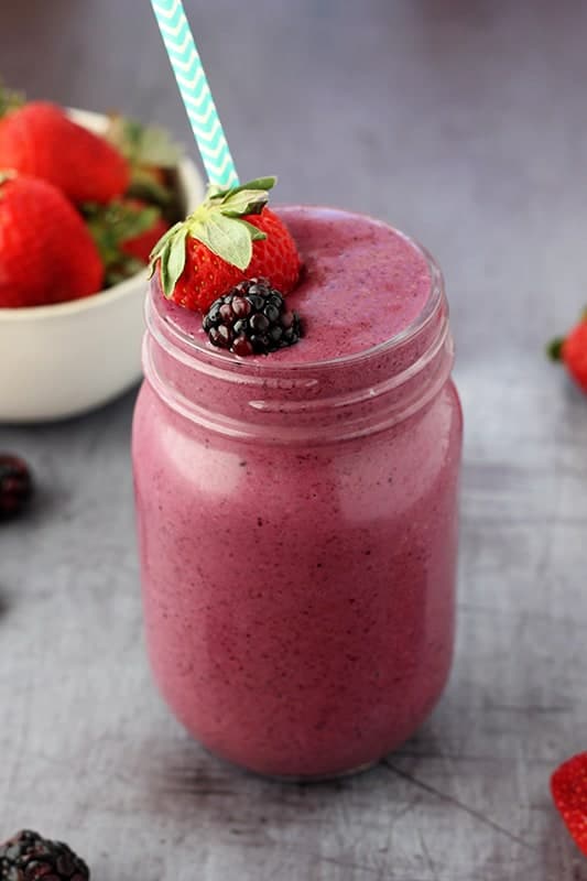 how to make triple berry smoothie