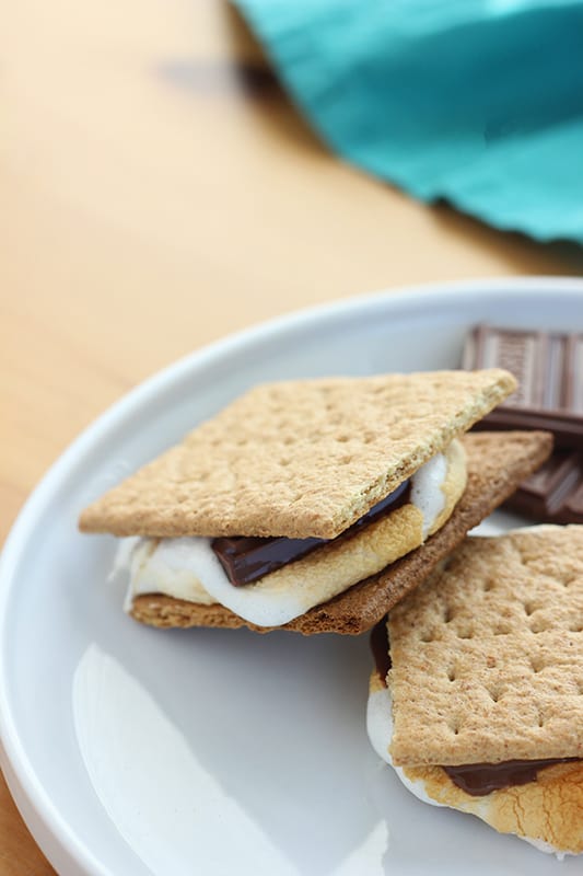 Air fry s'more on a white plate