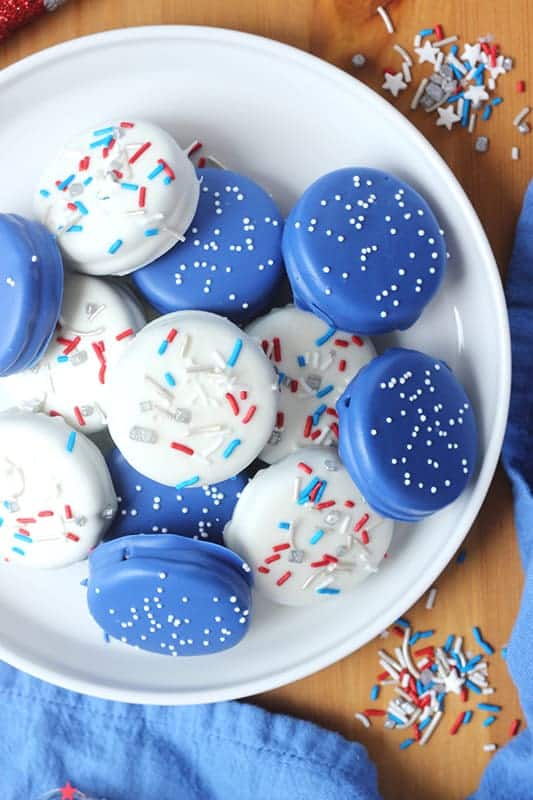 plate of 4th of july oreo's