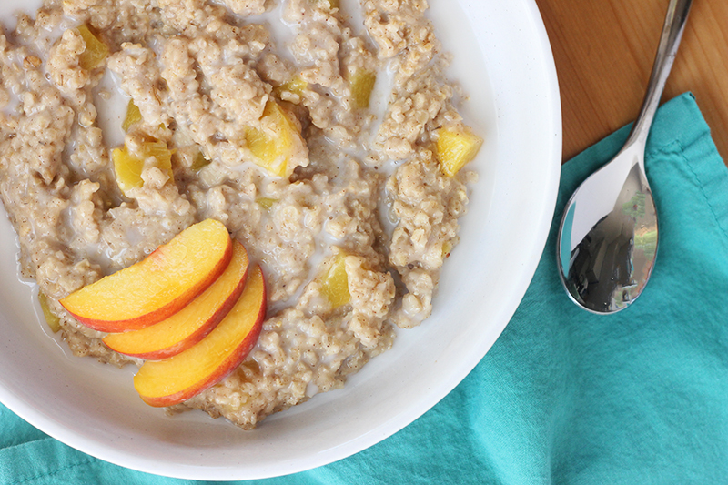 https://onesweetappetite.com/wp-content/uploads/2021/08/Peaches-Cream-Oatmeal-4.jpg