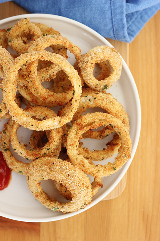 plate of baked onion rings