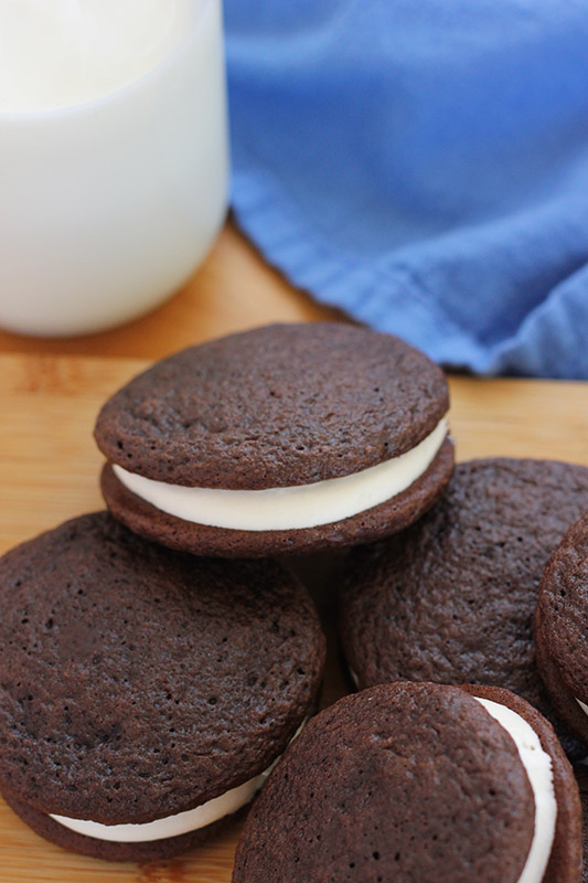 stack of chocolate sandwich cookies 