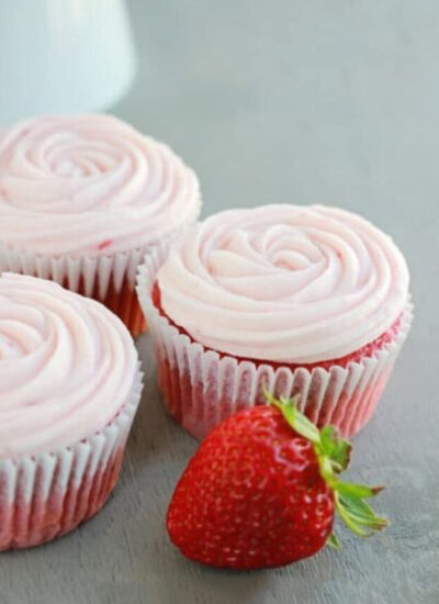 strawberry-cupcakes-426x640